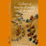 Livre colliers et boucles d'oreillles en fil de métal